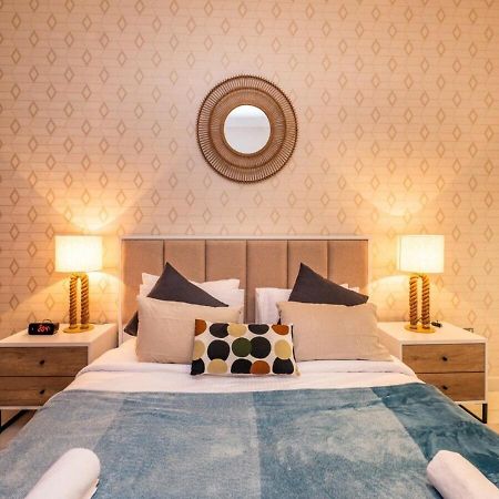 דובאי Hometown Apartments - Cosy 1 Bedroom Apartment With Brand New Furniture In Difc מראה חיצוני תמונה